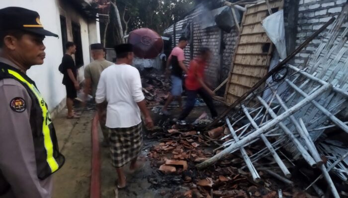 Gerak Cepat Kompi Siaga Datangi TKP Kebakaran Dan Evakuasi Korban Di Pamekasan