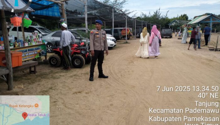 Sat Polairud Dan Polsek Pademawu Polres Pamekasan Kompak Tingkatkan Patroli dan Pengamanan di Pantai Wisata saat Libur Idul Adha 2025