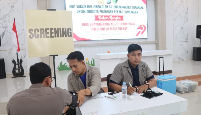 Jelang Hari Bhangkara Ke-79, Polres Pamekasan Gelar Bakti kesehatan Vaksinasi Influenza