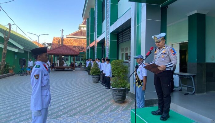 Operasi Patuh Semeru 2025 Polres Pamekasan Ajak Pelajar Jadi Pelopor Keselamatan