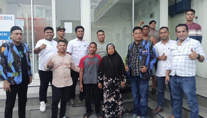 PAC IPK Ransel Bersama Direktur Rajawali Bantu Pemulangan Warga Telantar Asal Bagan Siapi-api