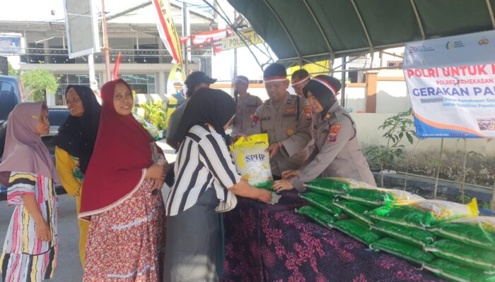 Jelang HUT RI Ke-80, Polsek Pakong Gelar Gerakan Pangan Murah di Mapolsek