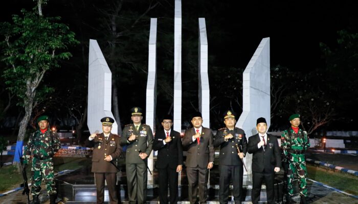Kapolres Pamekasan Hadiri Upacara Apel Kehormatan dan Renungan Suci di TMP