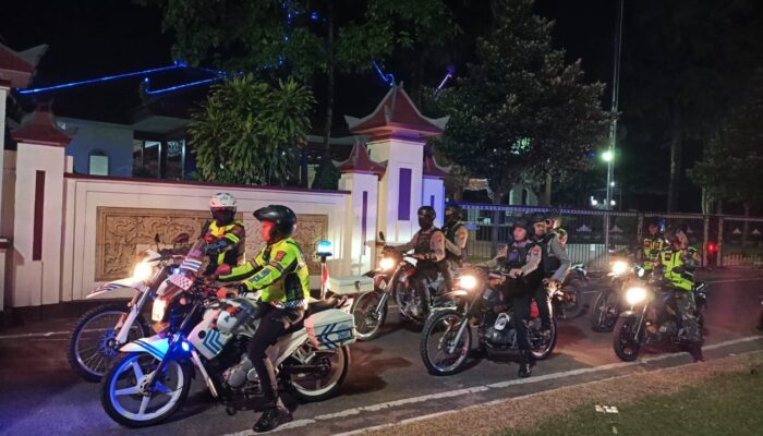 Sinergitas TNI–Polri Gelar Patroli Skala Besar Wujudkan Kondusifitas Wilayah Pamekasan
