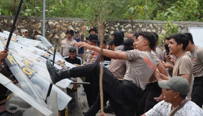 Polda Jatim Gelar Gelar Latihan Peningkatan Kemampuan Dalmas Di Polres Pamekasan