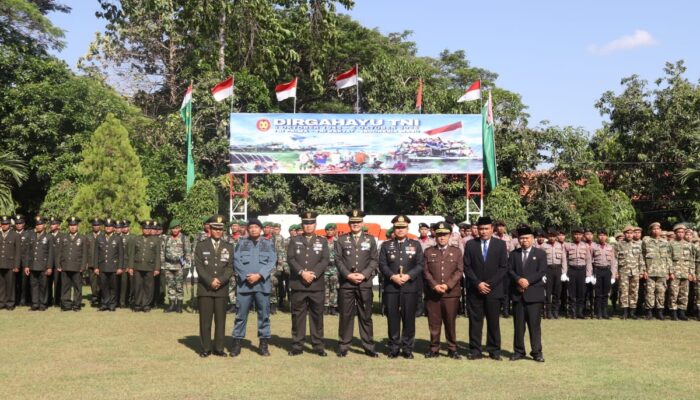 Kapolres Pamekasan Hadiri Upacara HUT TNI Ke-80