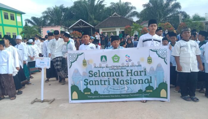 Meriahnya Hari Santri Nasional di Desa Suka Rahmat Kec Teluk Pandan, Ratusan Santri Ikut Pawai