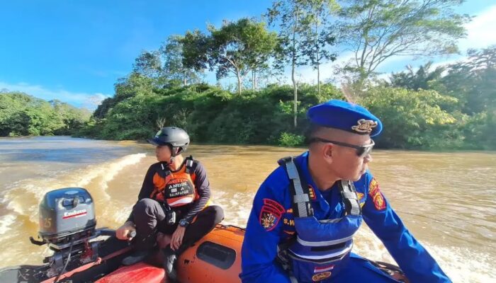 Tim SAR Berhasil Menemukan Dua Korban Kecelakaan Perahu Di Sungai Meratak