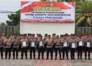 Berhasil Ungkap Kasus Jambret di Desa Plakpak, Kapolres Pamekasan Berikan Penghargaan Kepada 13 Personel