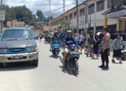 Strong Point Jam Pulang Sekolah, Polsek Mamasa Pastikan Lalu Lintas Aman dan Lancar