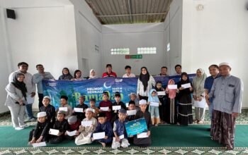 KKT Salurkan Santunan Anak Yatim dan Sembako TKBM dalam Program Pelindo Berbagi Ramadan